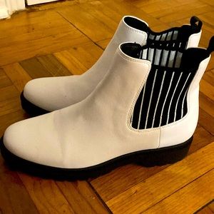 White booties No.9 Size 10